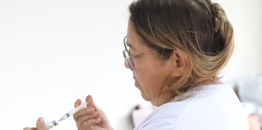 Secretaria de Saúde de Barra do Piraí instala ponto de vacinação contra a gripe na Praça Nilo Peçanha